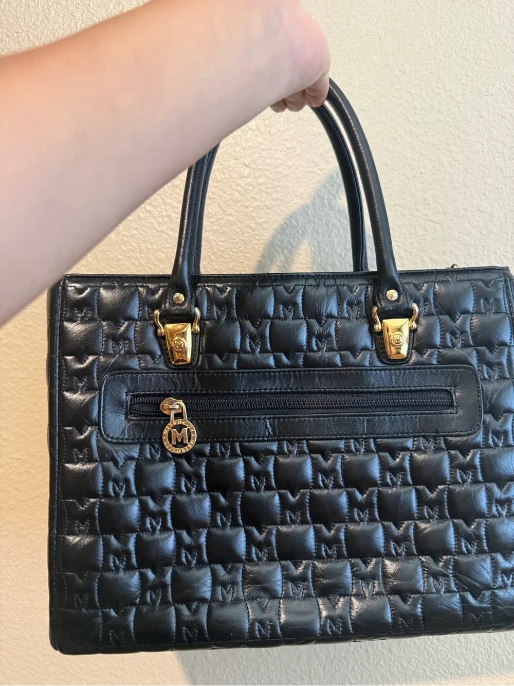 Metrocity elegant black